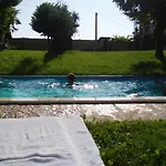 Cascina Tra Le Vecchie Vigne Con Piscina