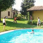 בית נופש Cascina Tra Le Vecchie Vigne Con Piscina *
