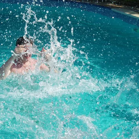 Летний дом Cascina Tra Le Vecchie Vigne Con Piscina Канале