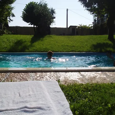 Cascina Tra Le Vecchie Vigne Con Piscina