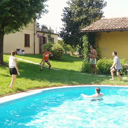 Feriehus Cascina Tra Le Vecchie Vigne Con Piscina *