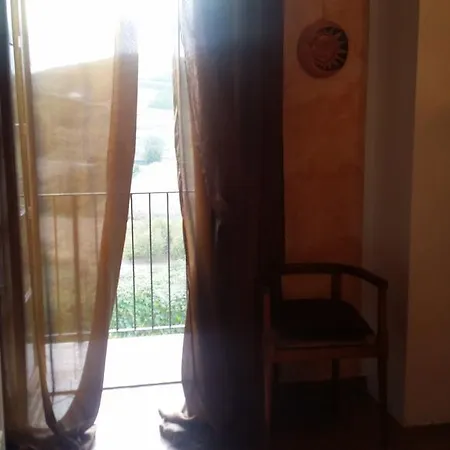 Cascina Tra Le Vecchie Vigne Con Piscina