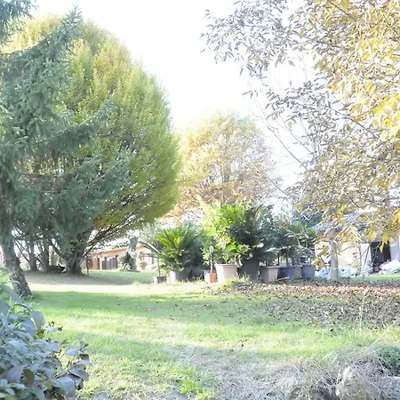 Cascina Tra Le Vecchie Vigne Con Piscina Канале