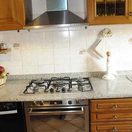 Летний дом Cascina Tra Le Vecchie Vigne Con Piscina