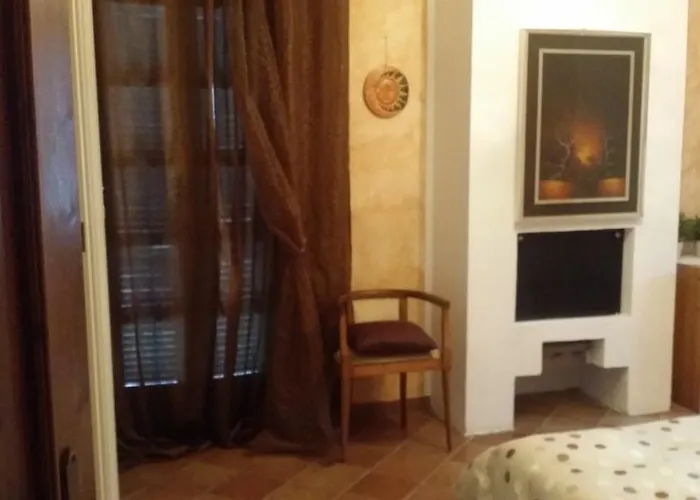 度假居 Cascina Tra Le Vecchie Vigne Con Piscina 卡纳莱