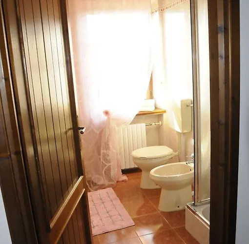 Dom wakacyjny Cascina Tra Le Vecchie Vigne Con Piscina Canale