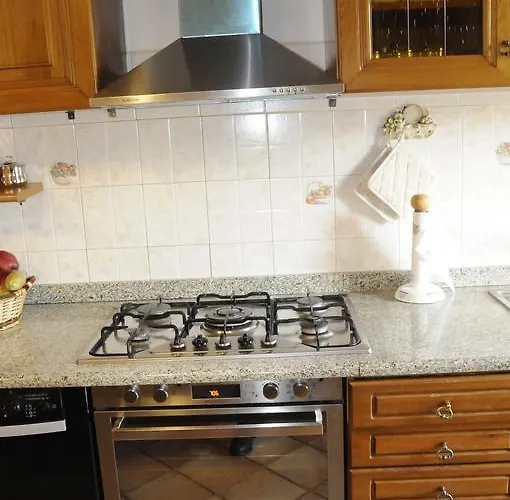 度假居 Cascina Tra Le Vecchie Vigne Con Piscina
